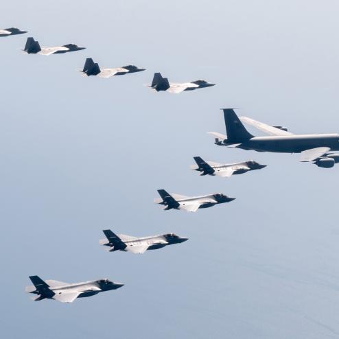 미공군의 KC-135, F-22와 일본 항공자위대의 F-35A