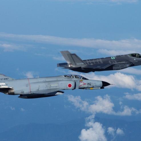 일본 항공자위대의 F-4 팬텀과 F-35A