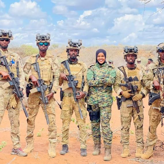 양안식 PVS-14 야시경을 갖춘 소말리아 군 특수부대