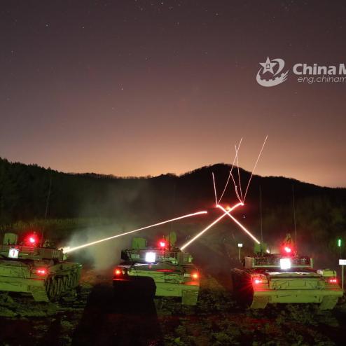 중국 99A 전차 야간 사격
